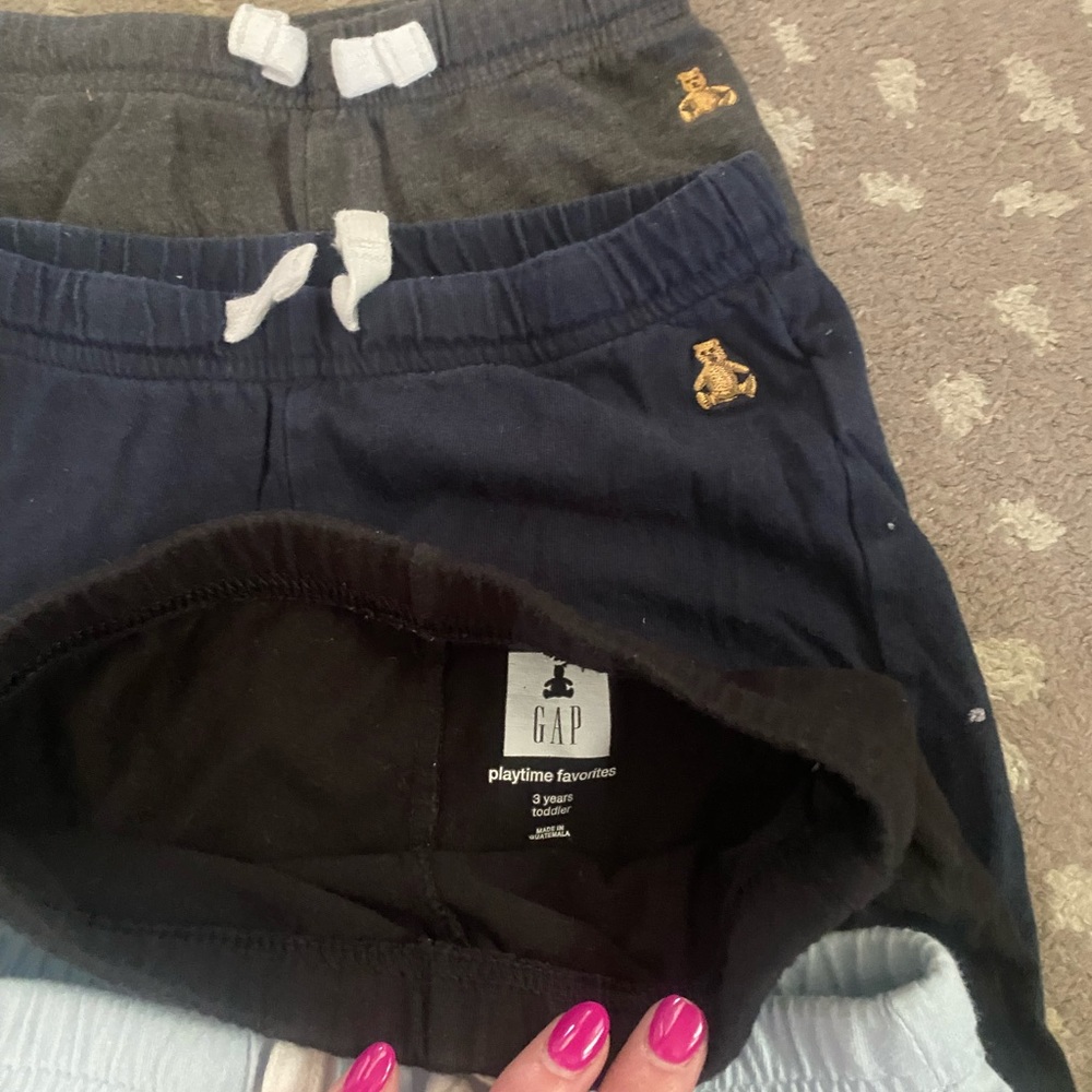 4 pairs of Gap Playtime Favorite shorts